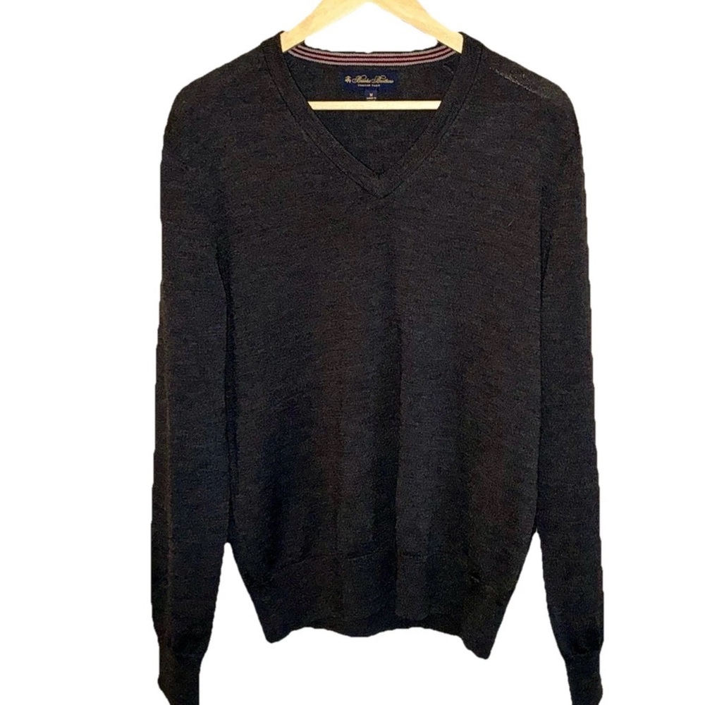 Brooks Brothers Dark Grey Italian Yarn V Neck Sweater SZ M
